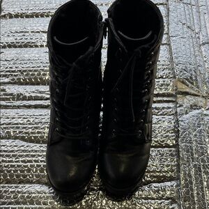 Zigi Soho Black Lace-Up Women's Boots